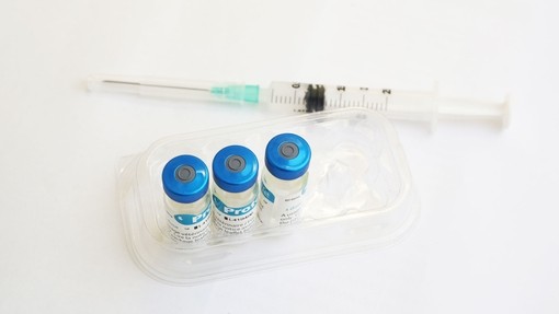 Syringe and drugs.