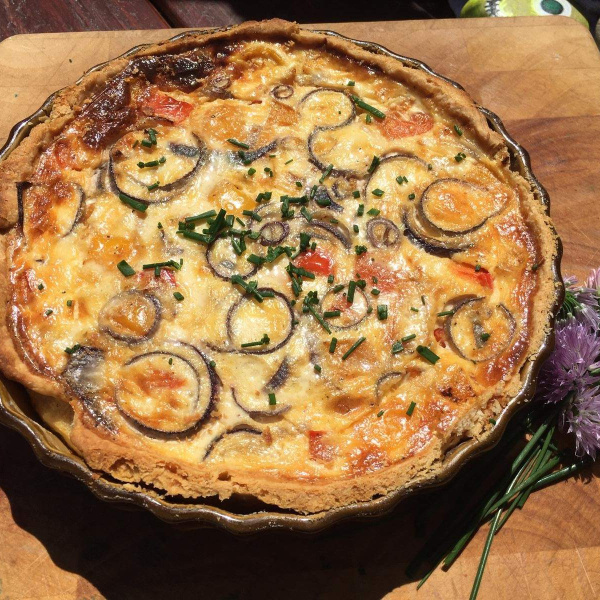 Roasted pepper, butternut squash and onion quiche