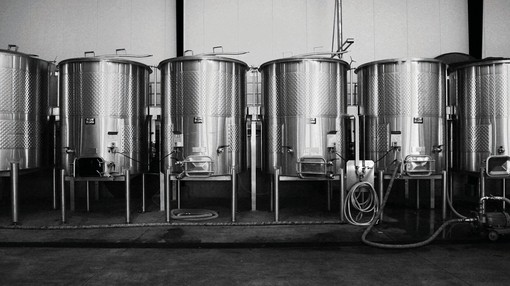 Fermentation Tanks by Ghirson. CC BY-NC 2.0.