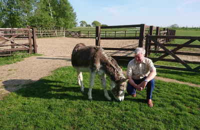 Peter Wright, The Yorkshire Vet, spends some time with Billy O at The Donkey Sanctuary Leeds